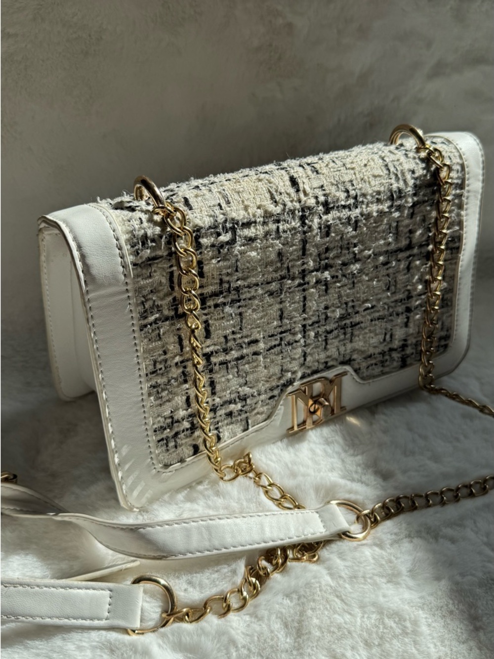 Badgley Mischka White Tweed and Leather Chain Shoulder Bag with Gold Hardware